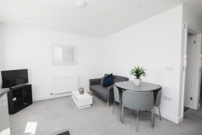 NEW 2BD Pontact Flat in the Heart of Didcot